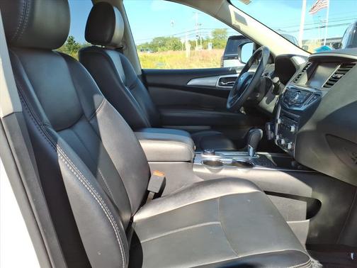 2018 Nissan Pathfinder SL