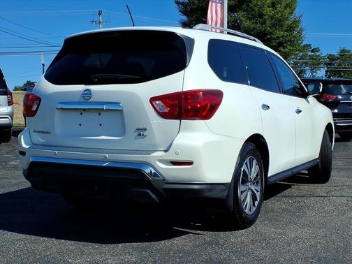 2018 Nissan Pathfinder SL