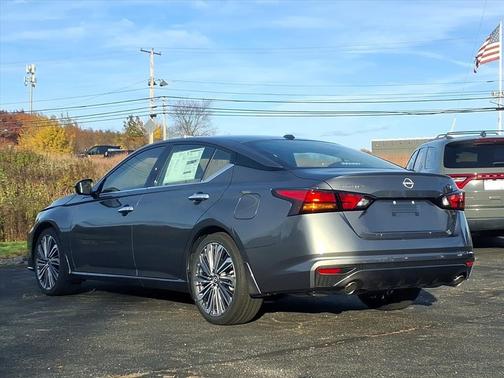 2025 Nissan Altima SL