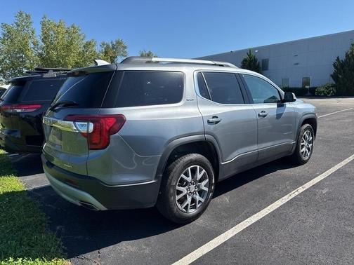 2021 GMC Acadia SLT