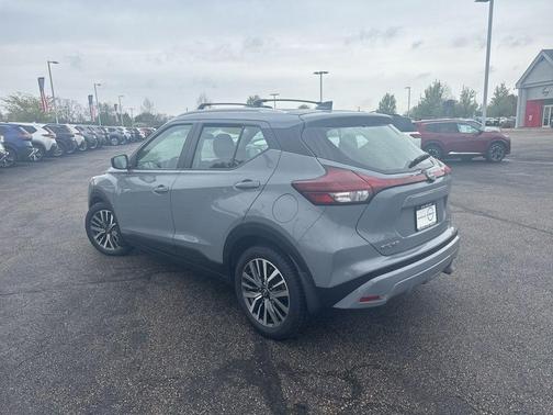 Boulder Gray Pearl 2022 Nissan Kicks SV