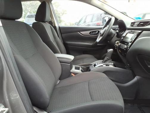 2022 Nissan Rogue Sport S