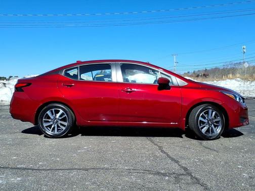 2023 Nissan Versa 1.6 SV