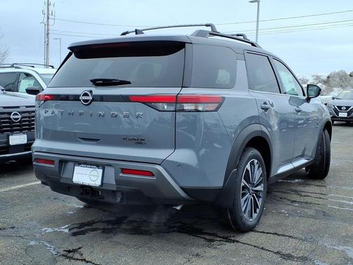 2026 Nissan Pathfinder Platinum