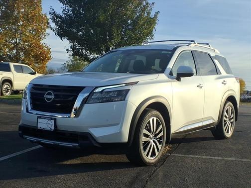 2025 Nissan Pathfinder Platinum
