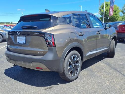 2025 Nissan Kicks SV