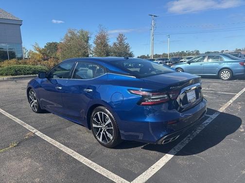 2023 Nissan Maxima SV