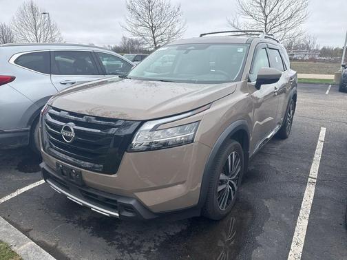 Baja Storm 2023 Nissan Pathfinder Platinum