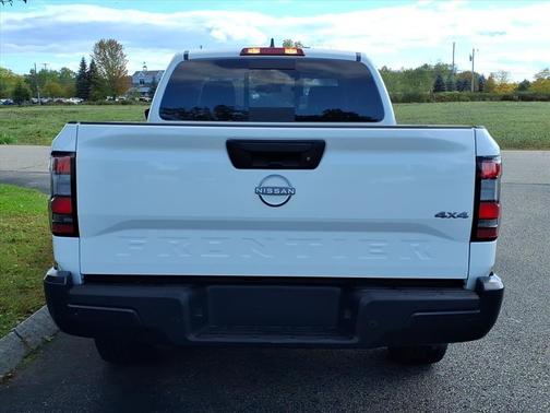 Glacier White 2026 Nissan Frontier S