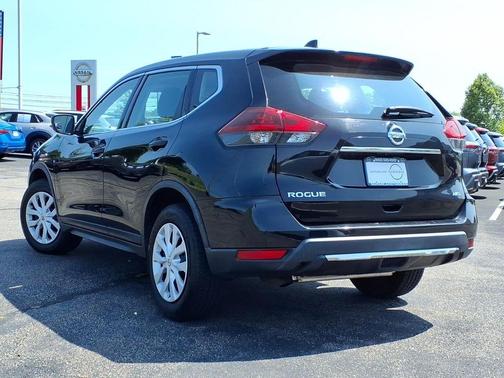 Magnetic Black Pearl 2019 Nissan Rogue S