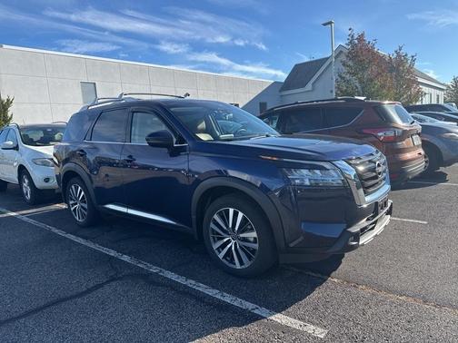2022 Nissan Pathfinder Platinum