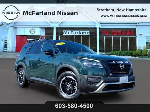 2 Tone Green / Black Roof 2023 Nissan Pathfinder Rock Creek