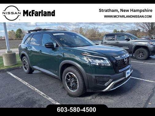 2 Tone Green / Black Roof 2023 Nissan Pathfinder Rock Creek