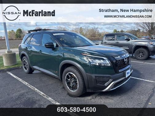 2 Tone Green / Black Roof 2023 Nissan Pathfinder Rock Creek