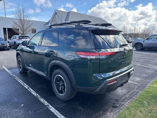 2 Tone Green / Black Roof 2023 Nissan Pathfinder Rock Creek