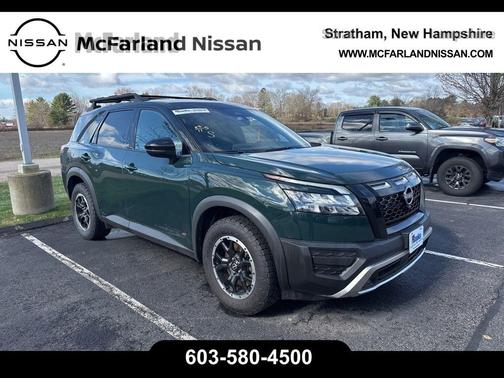 2 Tone Green / Black Roof 2023 Nissan Pathfinder Rock Creek