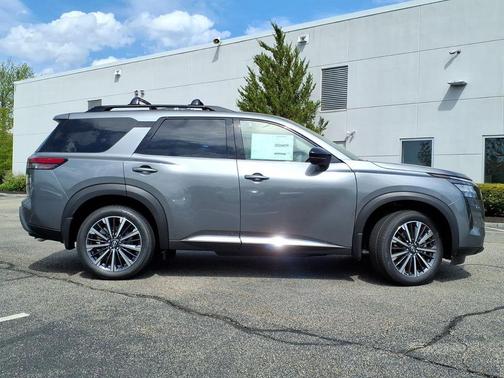 Gun Metallic 2026 Nissan Pathfinder Platinum