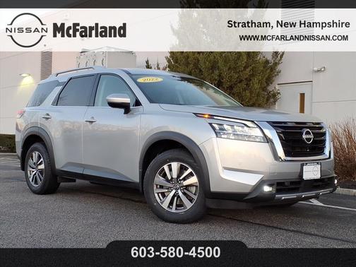 2022 Nissan Pathfinder SL