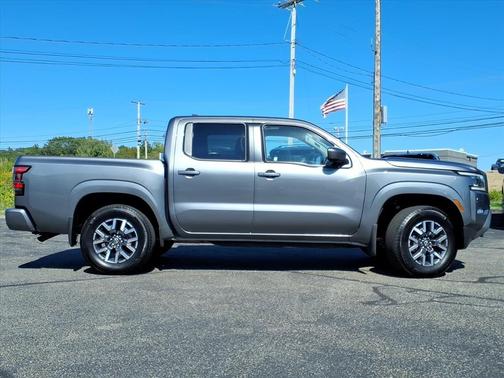 2024 Nissan Frontier SL