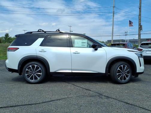 White / Black 2026 Nissan Pathfinder Platinum
