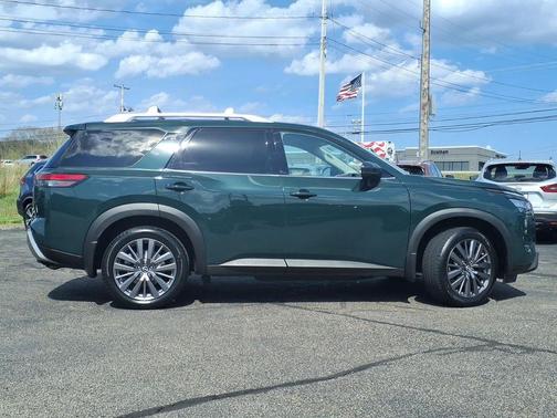 Obsidian Green 2023 Nissan Pathfinder SL