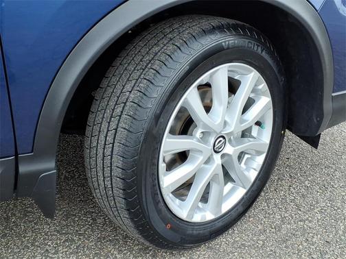 2022 Nissan Rogue Sport SV