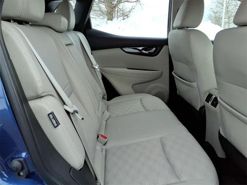 2022 Nissan Rogue Sport SV