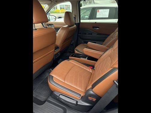 Brilliant Silver Metallic 2023 Nissan Pathfinder Platinum