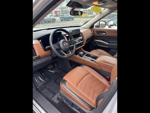 Brilliant Silver Metallic 2023 Nissan Pathfinder Platinum