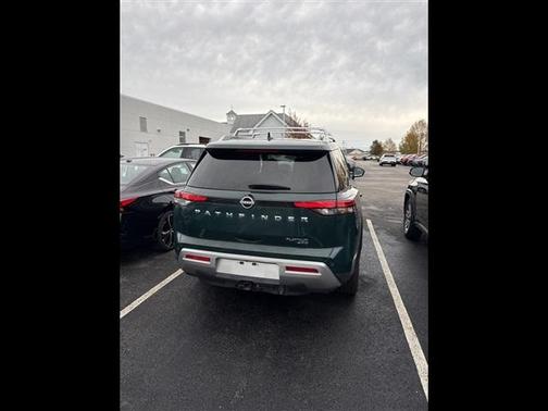 2023 Nissan Pathfinder Platinum