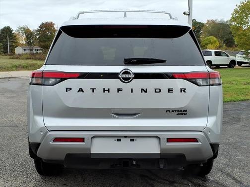 2025 Nissan Pathfinder Platinum