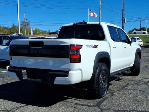 Glacier White 2025 Nissan Frontier PRO-4X
