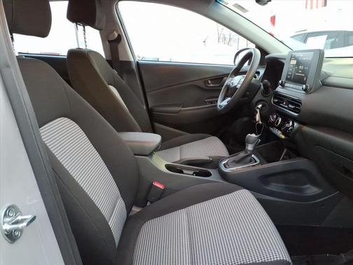 2023 Hyundai KONA SE