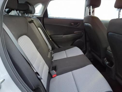 2023 Hyundai KONA SE