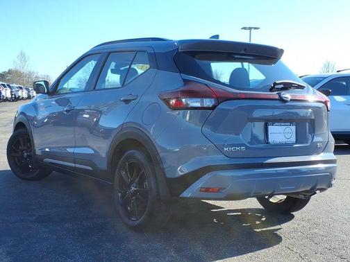 2023 Nissan Kicks SR