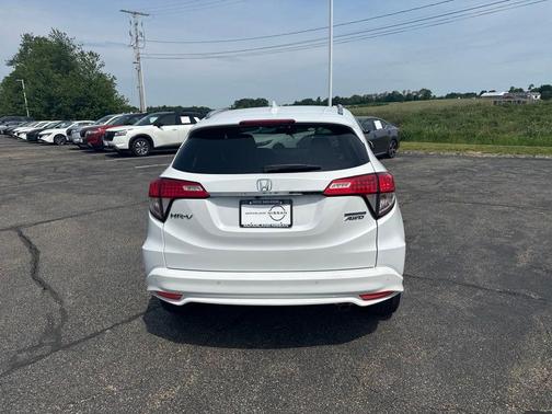 White 2019 Honda HR-V Touring