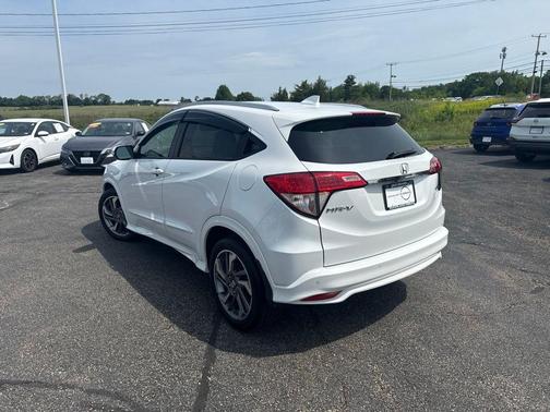 White 2019 Honda HR-V Touring
