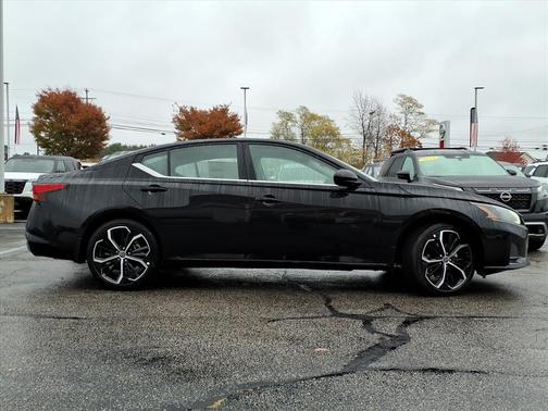 2025 Nissan Altima SR