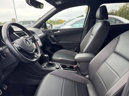 2021 Volkswagen Tiguan 2.0T SE R-Line Black