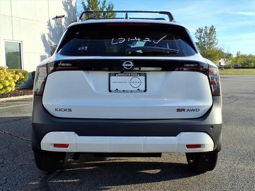 2026 Nissan Kicks SR