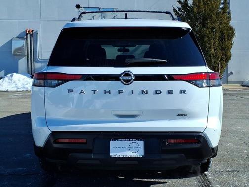 2026 Nissan Pathfinder SV