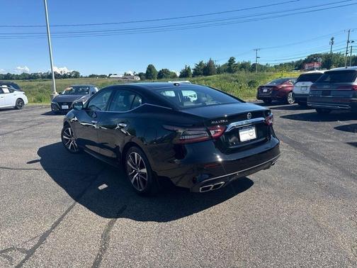 Black 2019 Nissan Maxima 3.5 SL
