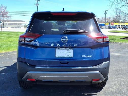 Blue / Black 2022 Nissan Rogue SL
