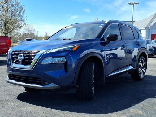 Blue / Black 2022 Nissan Rogue SL