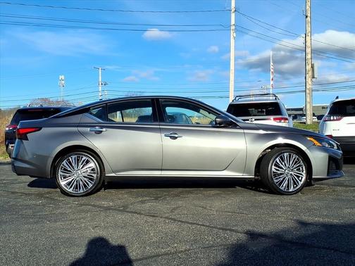 2024 Nissan Altima 2.5 SL