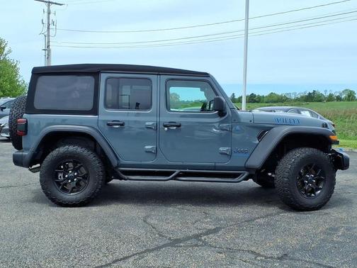 Anvil Clearcoat 2024 Jeep Wrangler 4xe Sport