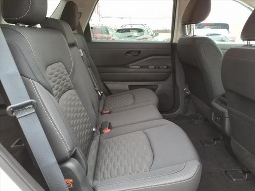 2024 Nissan Pathfinder S