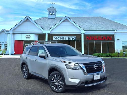 2025 Nissan Pathfinder SL