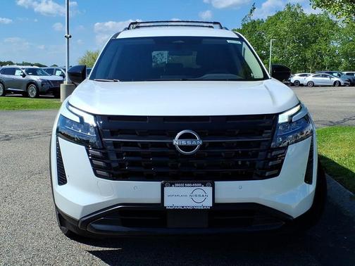 Everest White P 2026 Nissan Pathfinder SV