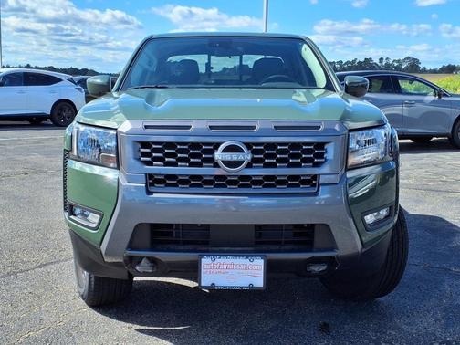 2025 Nissan Frontier SV
